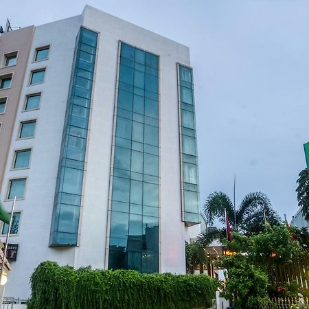 Hotel Chennai Le Palace Exterior photo